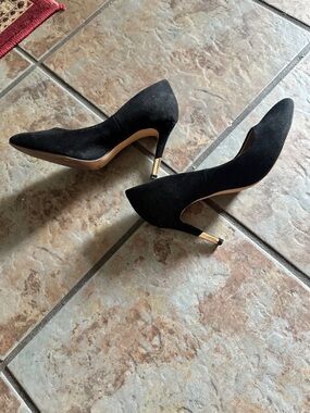 Aldo Black Suede Gild Heel Size 6